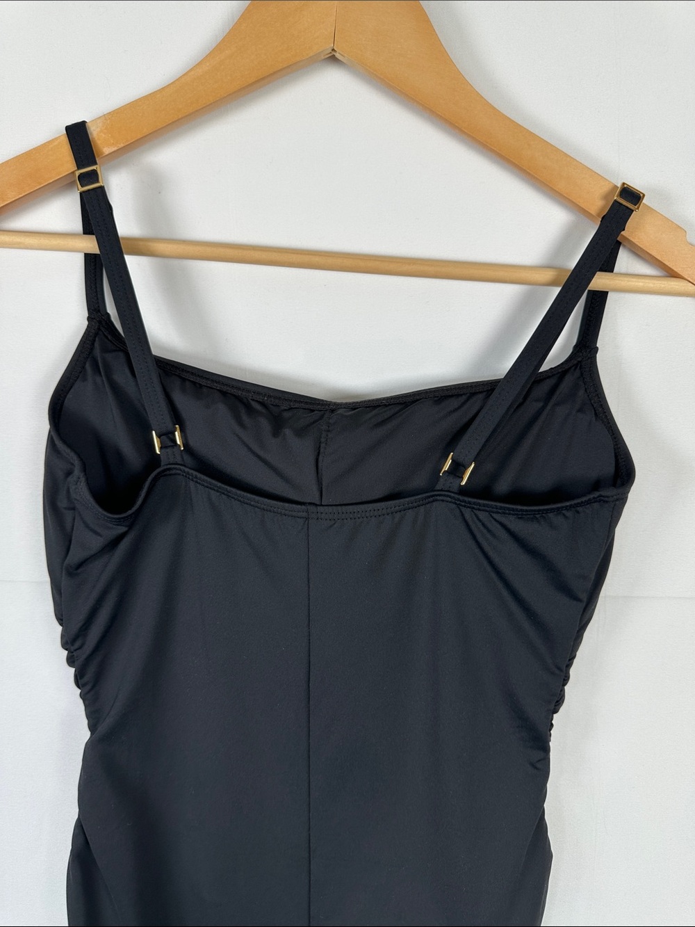 La Blanca Draped One Piece Swimsuit Island Goddess Classic Black 10 Resort Wear - Picture 6 of 7